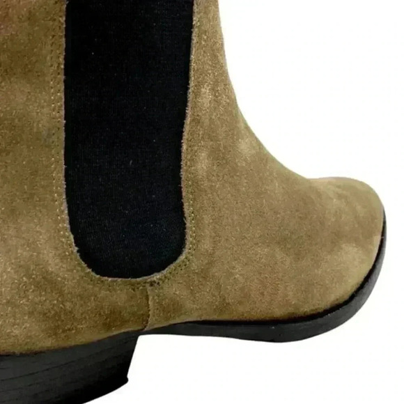 Burberry Chelsea Taupe Italian Suede Heeled Ankle Booties Size 8.5 - Picture 2 of 13